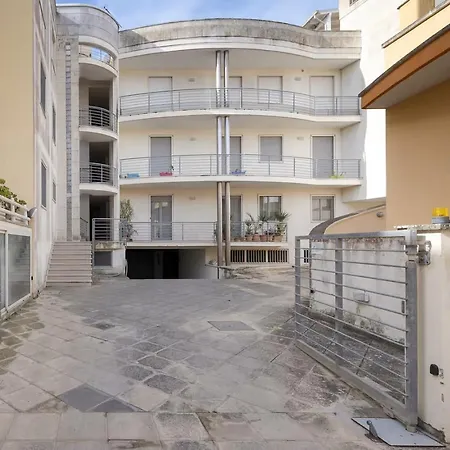 Evergreen House Otranto