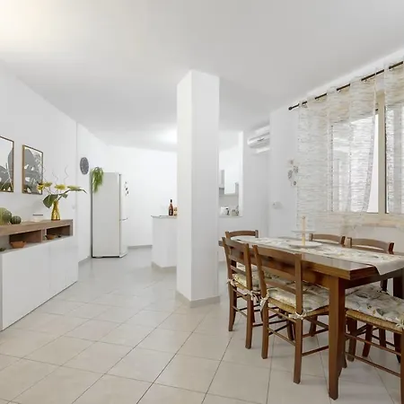 Evergreen House Otranto